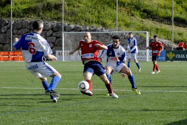 Primer partido entre el Tuilla y el Real Ávila