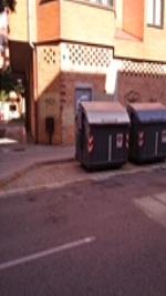 En la calle Sevilla del barrio de gamonal en Burgos, el espacio para poder aparcar es escaso, y además no se aprovechan los espacios que tenemos como se debieran.  