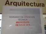 Toda la Galia está ocupada; ¿toda? No, hay una aldea que resiste. En todo el ayuntamiento siempre me han atendido fenomenal:economía, ingenieros, registro... Pero existe un reino de taifas, un cuerpo de élite, un corpúsculo de pseudo artistas, psico-estetas de ciudad, denominados arquitectos y aparejadores que me mandan esperar una semana oiga. No sigo que me caliento. ¿Quién es el responsable que otorga tales prebendas??