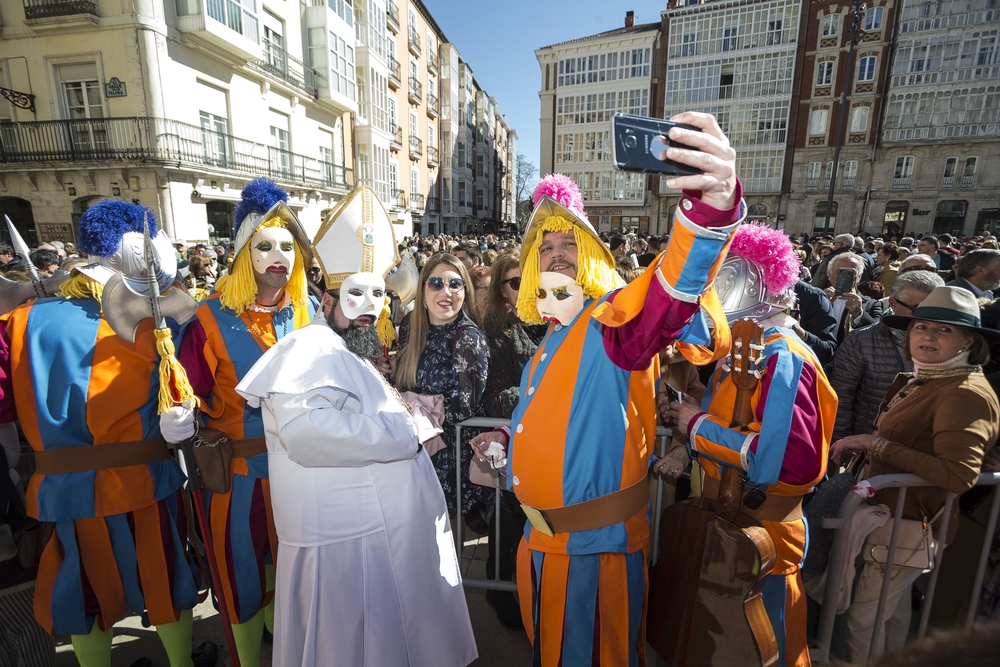Sanidad y movilidad, presentes en las chirigotas
