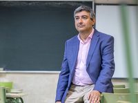 «La escuela es fundamental para mantener la población»