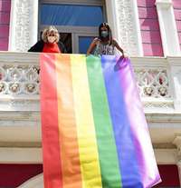 Con la fiesta de la pluralidad