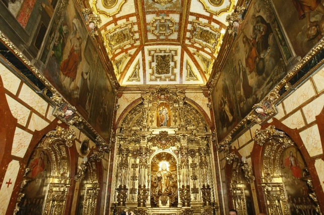 La mejora de la capilla de La Santa trae un flujo continuo de visitas |  Noticias Diario de Ávila