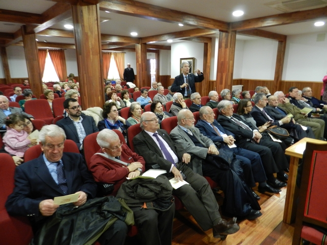Entre el público destacó una nutrida representación de miembros de la congregación La Salle. 