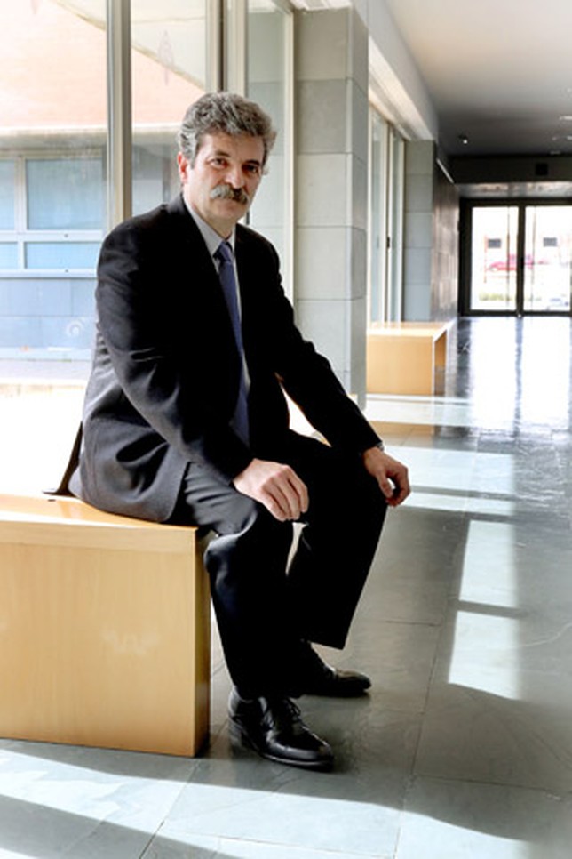 Ignacio Lizasoain «Con la diálisis peritoneal se reduce el daño