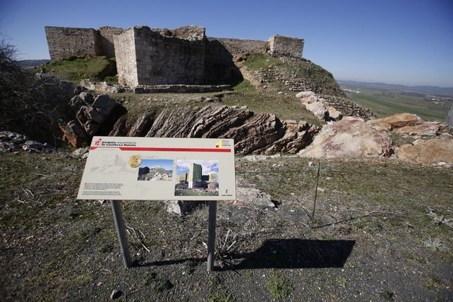 Imágenes de la visita al Yacimiento de Alarcos./