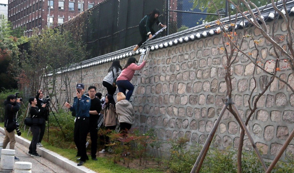 Los estudiantes asedian la embajada de EEUU en Corea del Sur Noticias