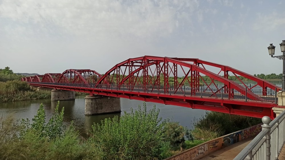El Puente de Hierro reabre al