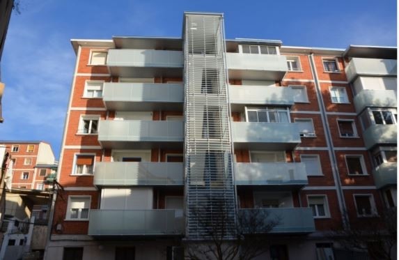 Las Inmobiliarias Cobran Por Enseñar Pisos