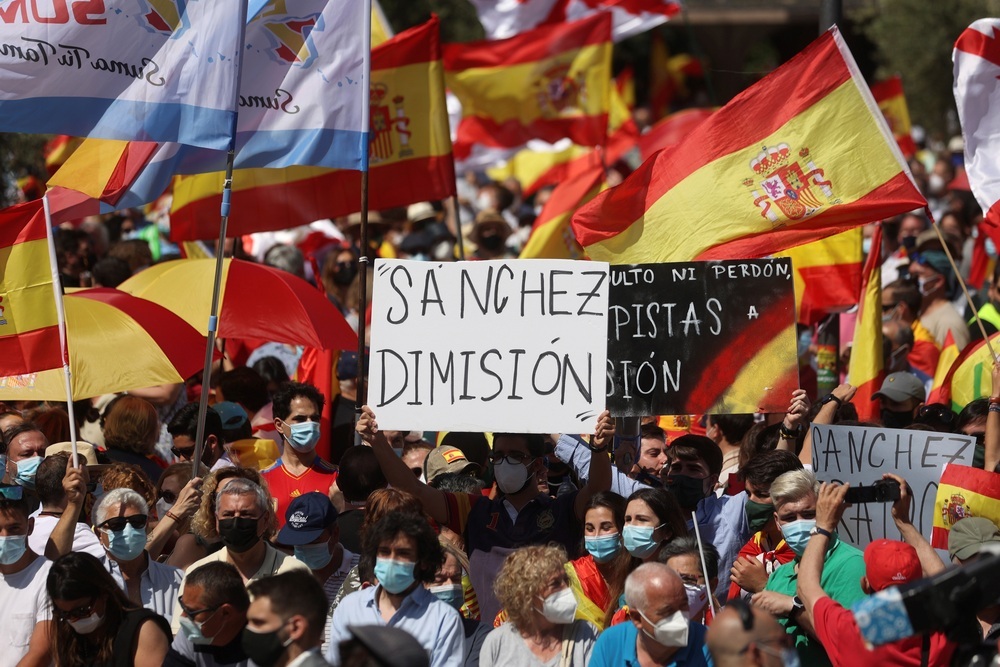 La Plaza de Colón se llena en contra de los indultos | Noticias Diario de Ávila - Vimarsana News