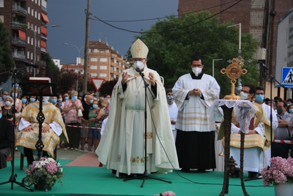 Talavera rubrica su consagración al Sagrado Corazón de Jesús - Vimarsana News