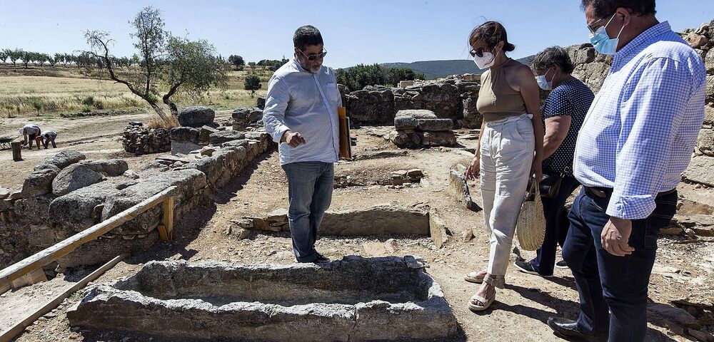 La muralla y espacios domésticos, núcleo de la campaña en Los Hitos - Vimarsana News