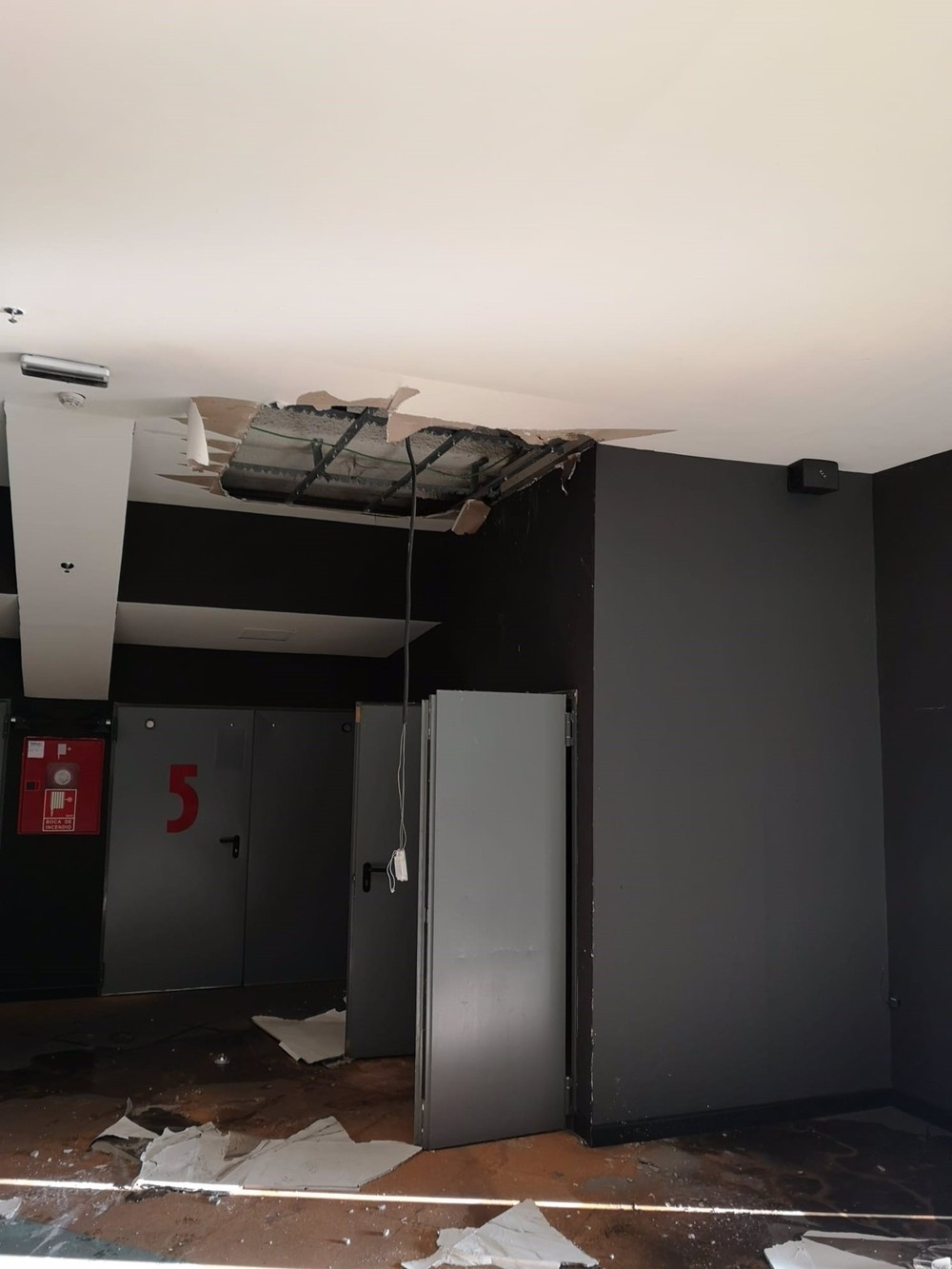 Inundados los cines de Luz de Tajo por una tubería rota Noticias La Tribuna de Toledo