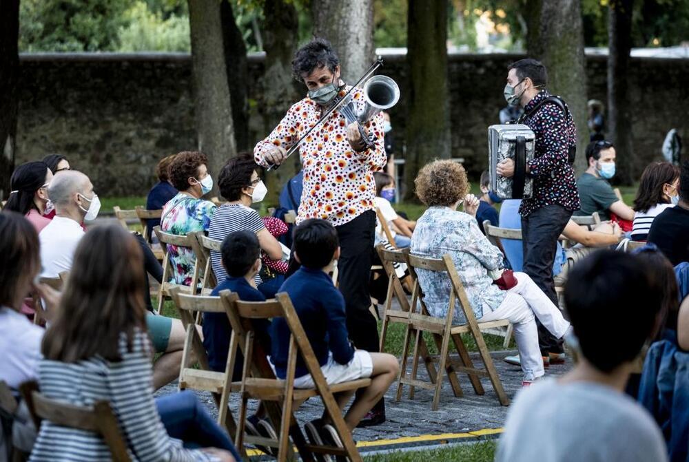 Fetén Fetén inaugura los conciertos de 'Las Piedras Cantan' en el Monasterio de Rioseco - Vimarsana News