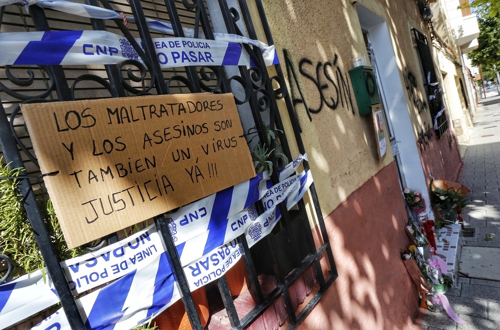 Aparecen pintadas en la casa donde hallaron a María Isabel - Vimarsana News