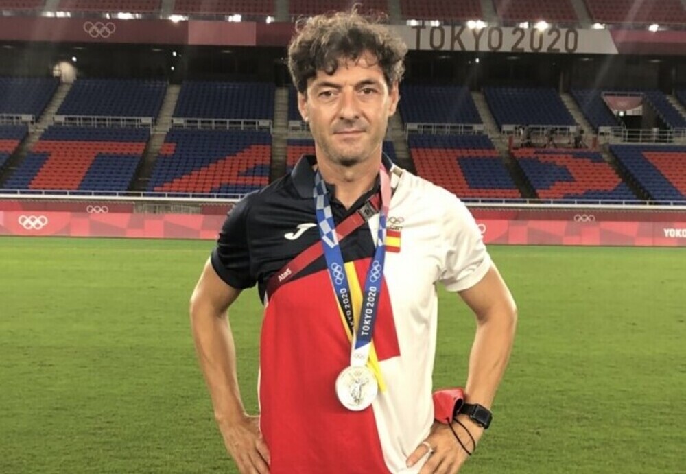 El Alba homaneará a Santi Denia - Vimarsana News