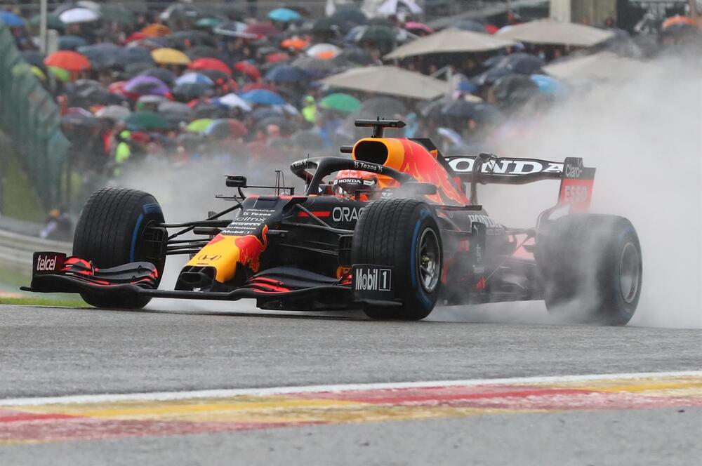 Verstappen reina en la lluvia de Spa en una alocada sesión | Noticias La Tribuna de Albacete - Vimarsana News