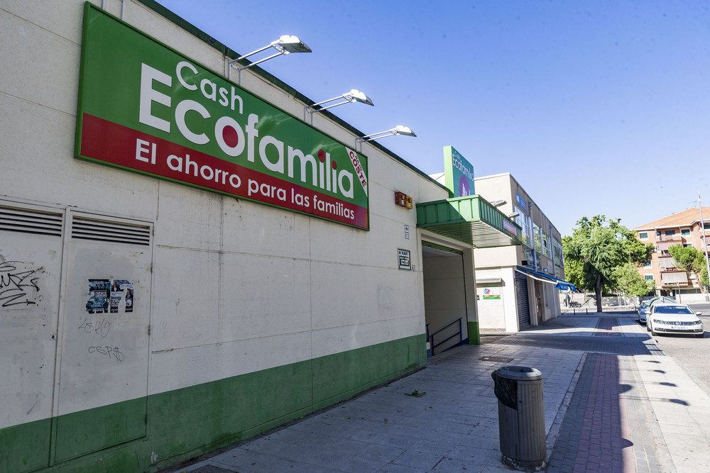 Asaltan a dos empleados de un supermercado cuando iban a ingresar la recaudación - Vimarsana News
