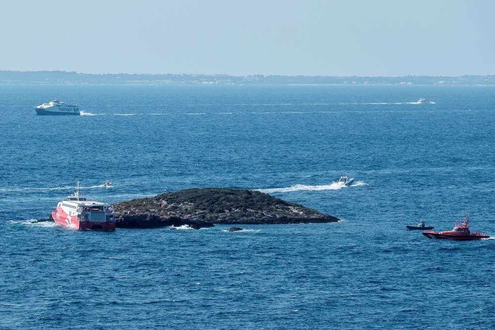 Heridas 25 personas al encallar un ferry en Ibiza | Noticias La Tribuna de Albacete - Vimarsana News