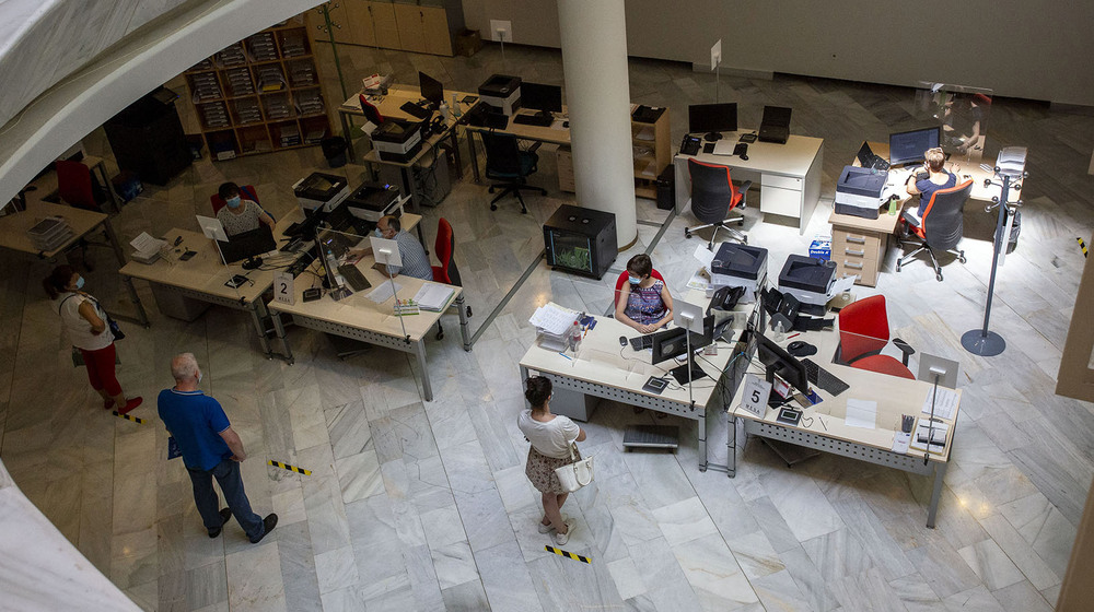 El empleo público en la región asciende a 126.890 personas, 5.000 más que el año anterior - Vimarsana News