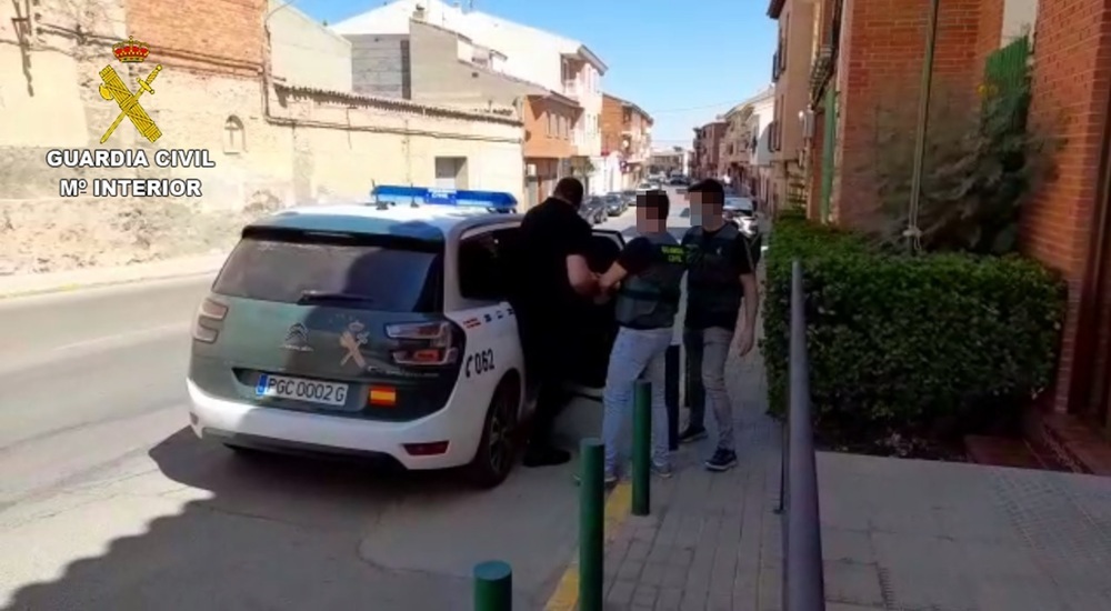 Detenido un hombre por robar con violencia en La Mancha - Vimarsana News