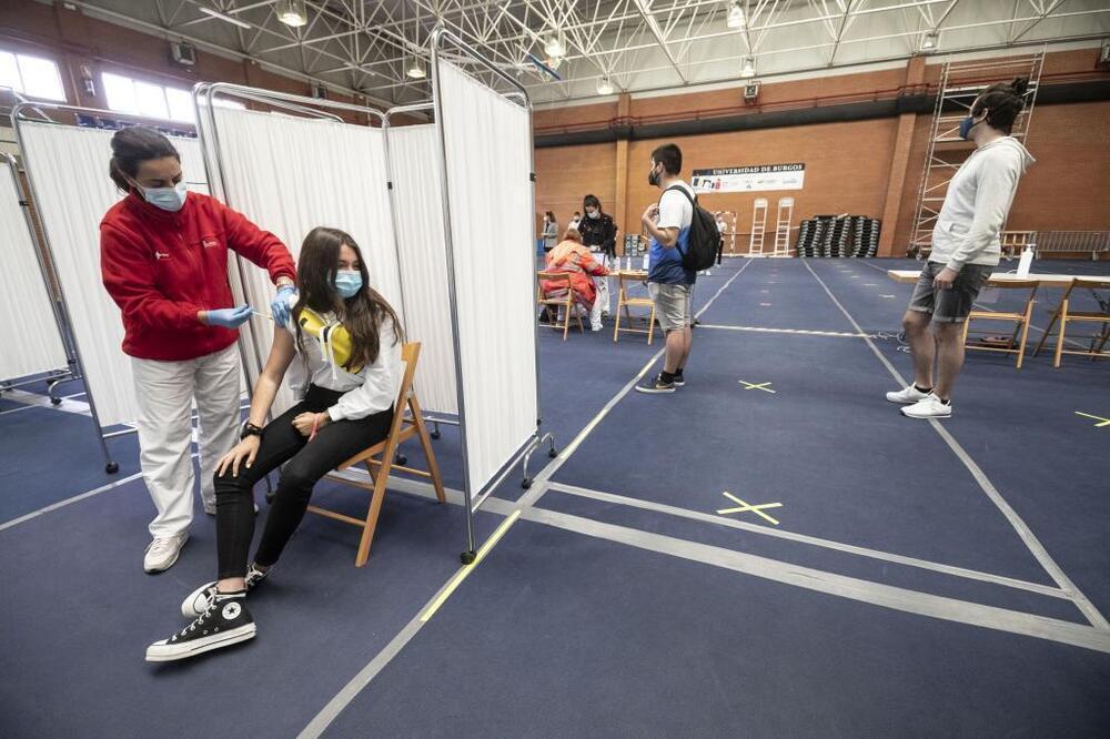 Vacunados el 55% de los adolescentes de Castilla-La Mancha - Vimarsana News