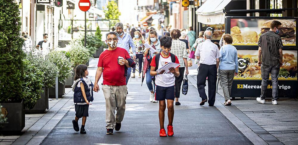 La pandemia se desboca por todos los barrios de la ciudad - Vimarsana News