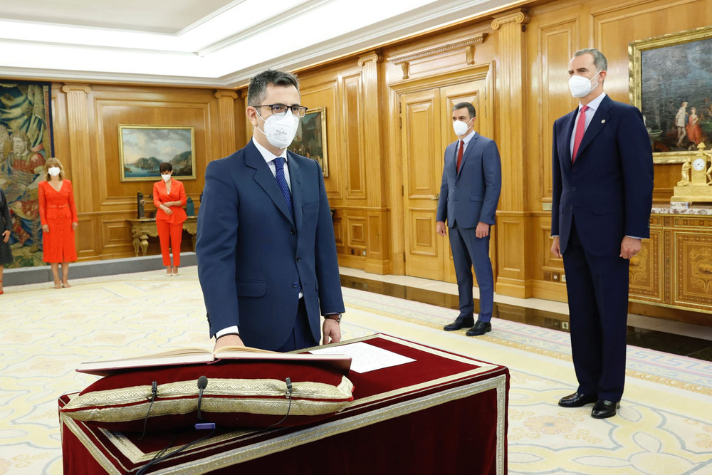De Félix a Bolaños: el ministro chelero | Noticias La Tribuna de Toledo - Vimarsana News