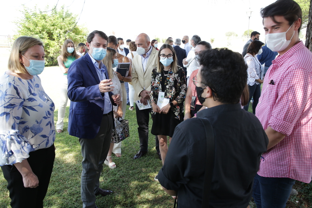 Mañueco anuncia 300 millones para la «revolución» de incorporar más de 3.500 jóvenes al campo - Vimarsana News