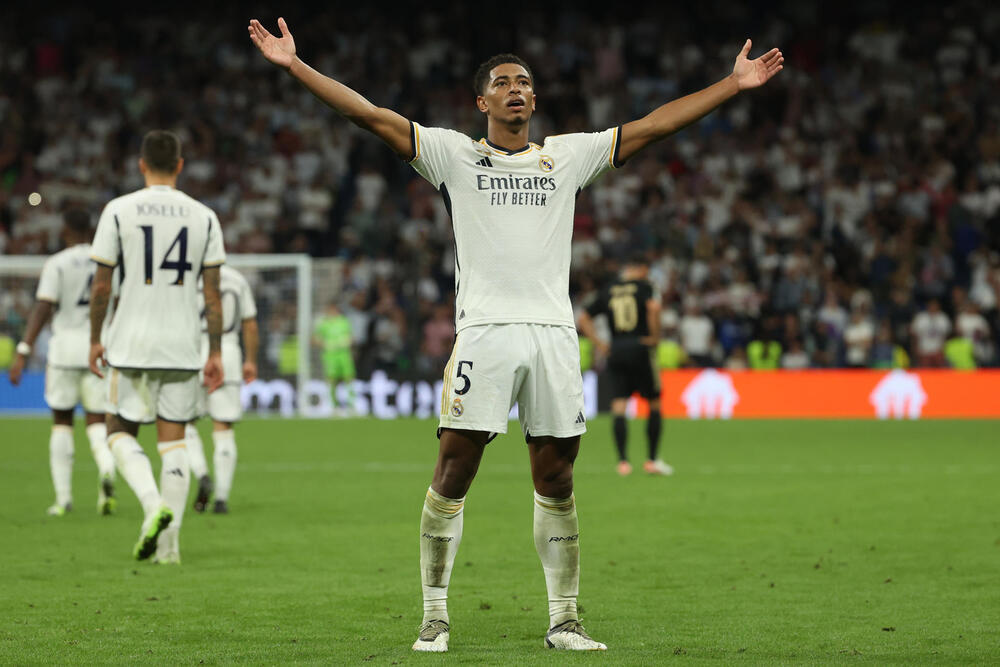 Bellingham rescata el estreno europeo del Real Madrid