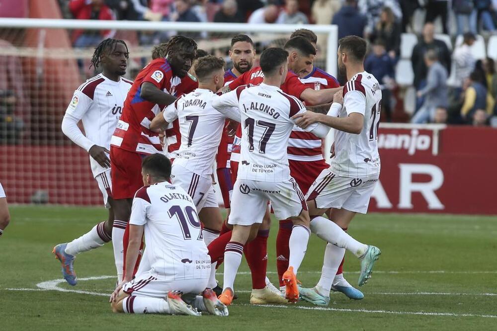 Julio Alonso y Boyomo se perderán el partido ante el Zaragoza