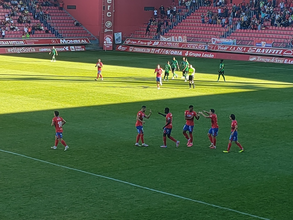 El Numancia remonta ante El Paso para ganar en Los Pajaritos