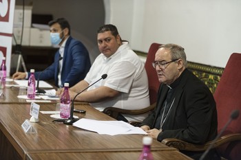 Una red de economatos para ayudar a 35.000 personas