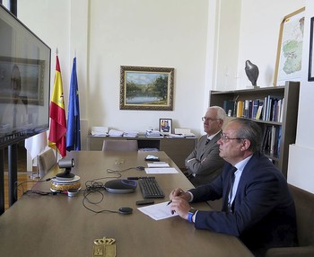 El consejero de Hacienda y el director general de Política Financiera conocieron el informe.