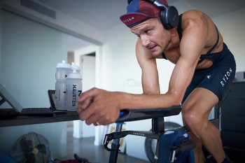 Jan Frodeno completa el #TriatHome y recauda 200.500 euros