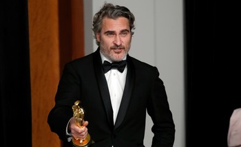 Joaquin Phoenix rescató a una vaca tras ganar el Óscar
