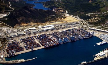 Burgos explorará una conexión logística con Tánger