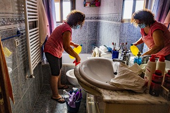 Las empleadas de hogar empiezan a cobrar subsidio por COVID