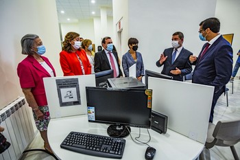 La Junta implantará 304 ordenadores en 33 centros de adultos