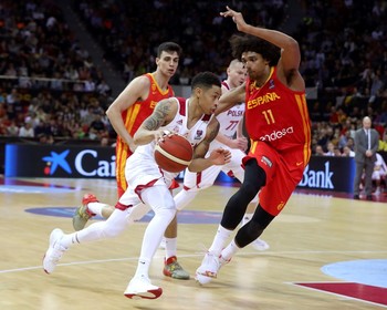 España no funciona ante Polonia