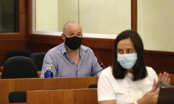 A Alejandro Ruiz le sorprende que el PSOE no pida su comparecencia