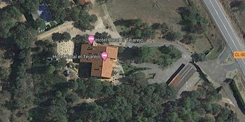 El suceso ha tenido lugar a las 9.42 horas en la casa rural El Tejarejo, ubicada en el kilómetro 37 de la carretera CL-501.