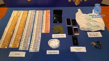 Sorprendidos in fraganti al realizar un 'pase' de cocaína