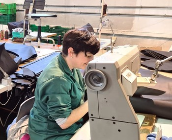 Trabajadora de una empresa de calzado de Arnedo. 