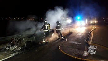 Arde en llamas un vehículo en la A-1 tras sufrir una avería