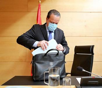 El presidente del Consejo de Cuentas, Mario Amilivia, ayer en las Cortes.