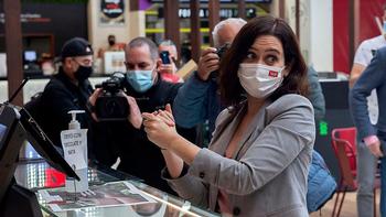 La presidenta de la Comunidad de Madrid, Isabel Díaz Ayuso, es clara favorita, según las encuestas, para ganar en los comicios del 4-M. 
