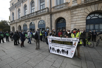 Decenas de jubilados contra la reforma de las pensiones