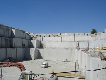 La Comunidad cuenta con cerca de 400 canteras mineras