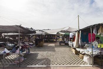 Paños insiste en que se pueda vender fruta en el mercadillo